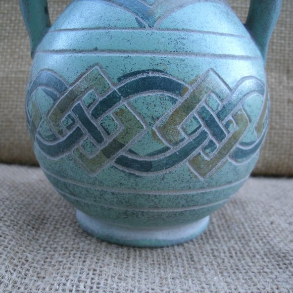 Vintage Celtic Knotwork Pottery Jar Candle Holder - Picture 9 of 16